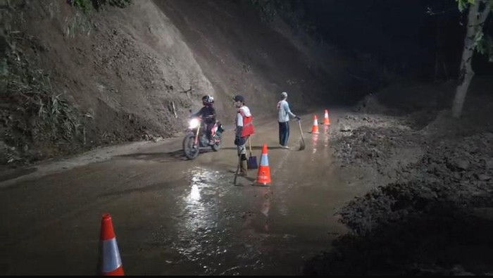 Sempat Tertutup Longsor, Jalan Nasional Bagbagan Dibuka Sesuatu Jalur