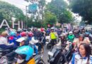 Massa Buruh Bergerak Ke Gedung Sate Bandung, Jalan Nasional Cimahi Macet